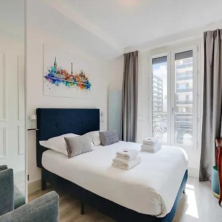 Chic - 2br 6p - Roquette Parijs